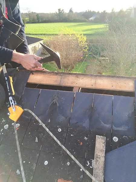 reparation de toiture securisez votre maison contre les infiltrations